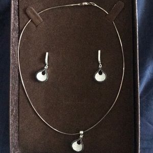 Earrings and necklace set!!!